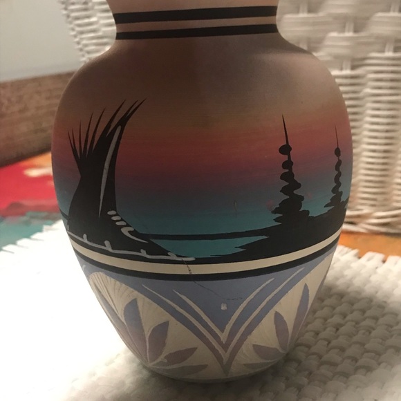 Beautiful Vintage Navajo Pottery Vase Signed Indian Art Desert Sunset Mesa - Picture 10 of 13